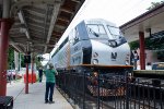 NJT 4002 pushes a train towards Hoboken 